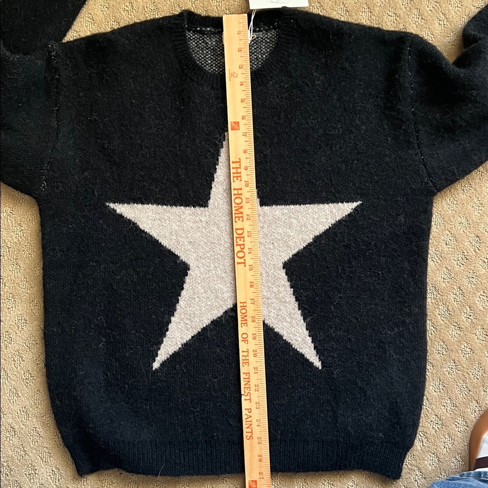 NWT Bluivy Black and Beige Star Sweater - Picture 11 of 12